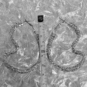 WAVY CRYSTAL EARRINGS